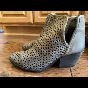 Slip on die cut booties